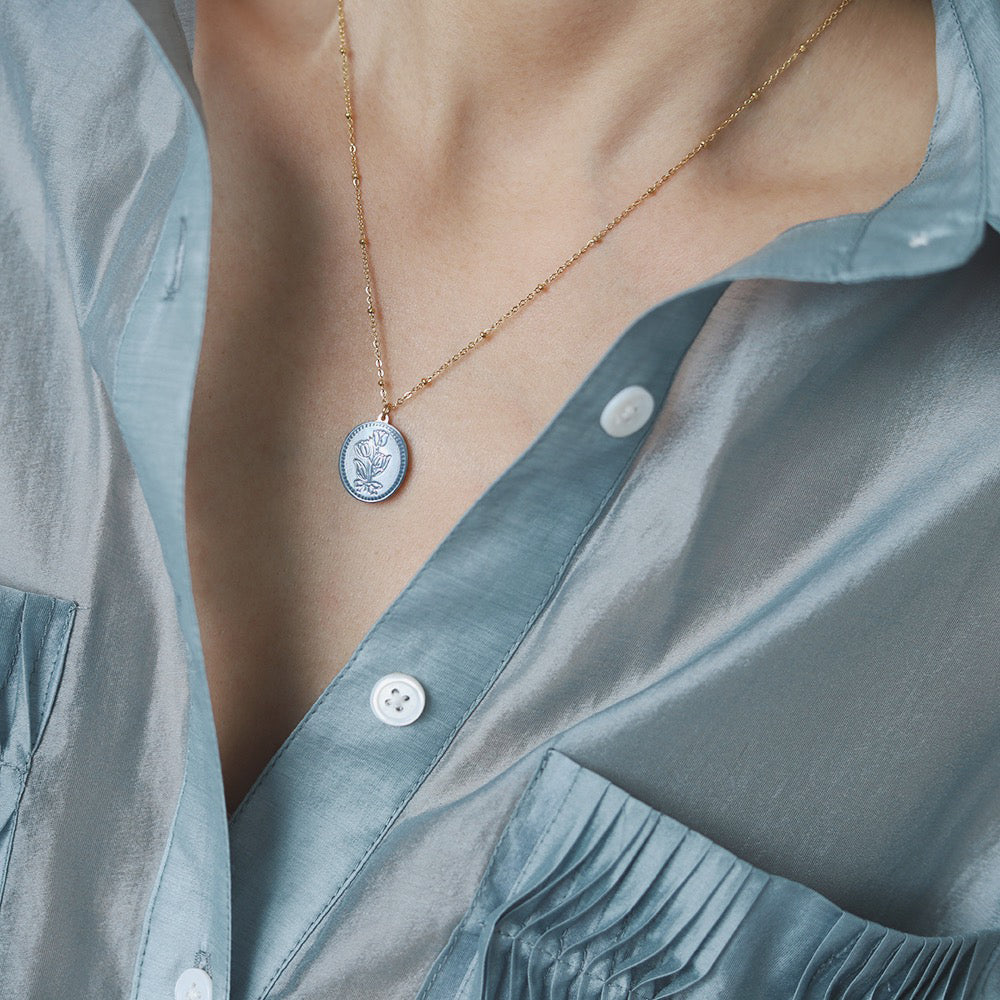 Tulip Blue Nacre Necklace